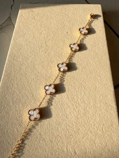 Elegance Chain Bracelet (White)